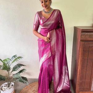KP 7002 BEAUTIFUL SAREE WITH JACQUARD WORK
