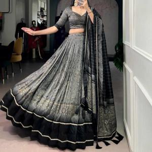 NEW BEAUTIFUL PARTY WEAR LEHENGA